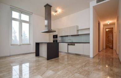 PERGO - Nezariadený 3-izbový apartmán v rezidencii Hlboká 7
