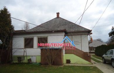 Rodinný dom s veľkým pozemkom 4329 m2, Levice, časť Kalinčiakovo
