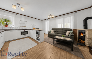 PLUS REALITY | Dvojgeneračný 7-izbový rodinný dom s veľkorysým pozemkom v obci Kútniky na predaj!