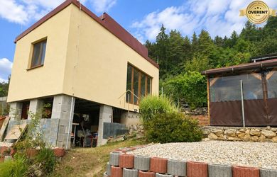 Záhradná chatka v obľúbenej záhradkárskej osade Tulská – Banská Bystrica