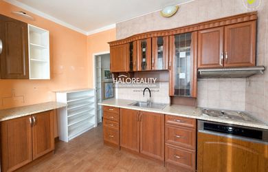 HALO reality - Predaj, trojizbový byt Bratislava Lamač, Bakošova ulica