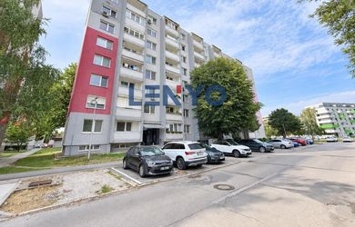 Veľký 3-izbový byt 82 m² Mierová ul . sídl Sever Galanta